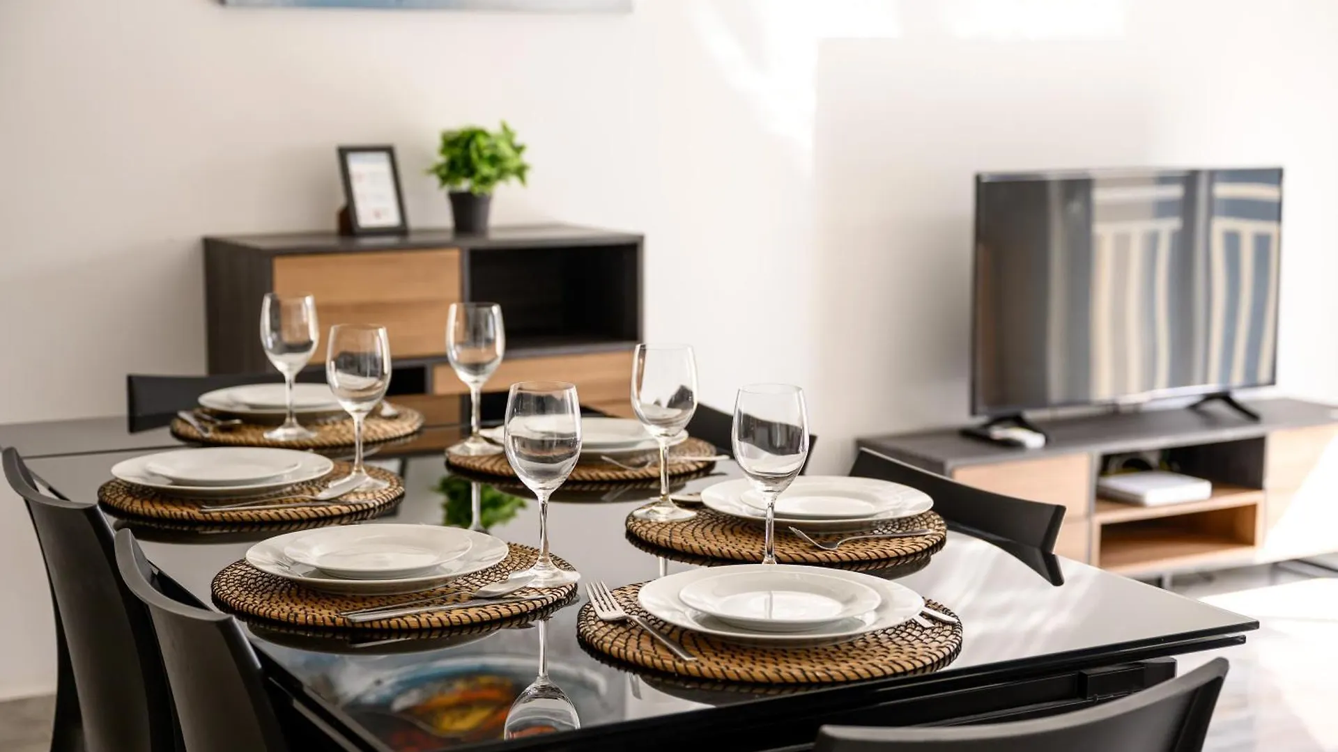 F11 Room 2, Private Room Two Single Beds Shared Bathroom In Shared Flat Msida Alloggio in famiglia