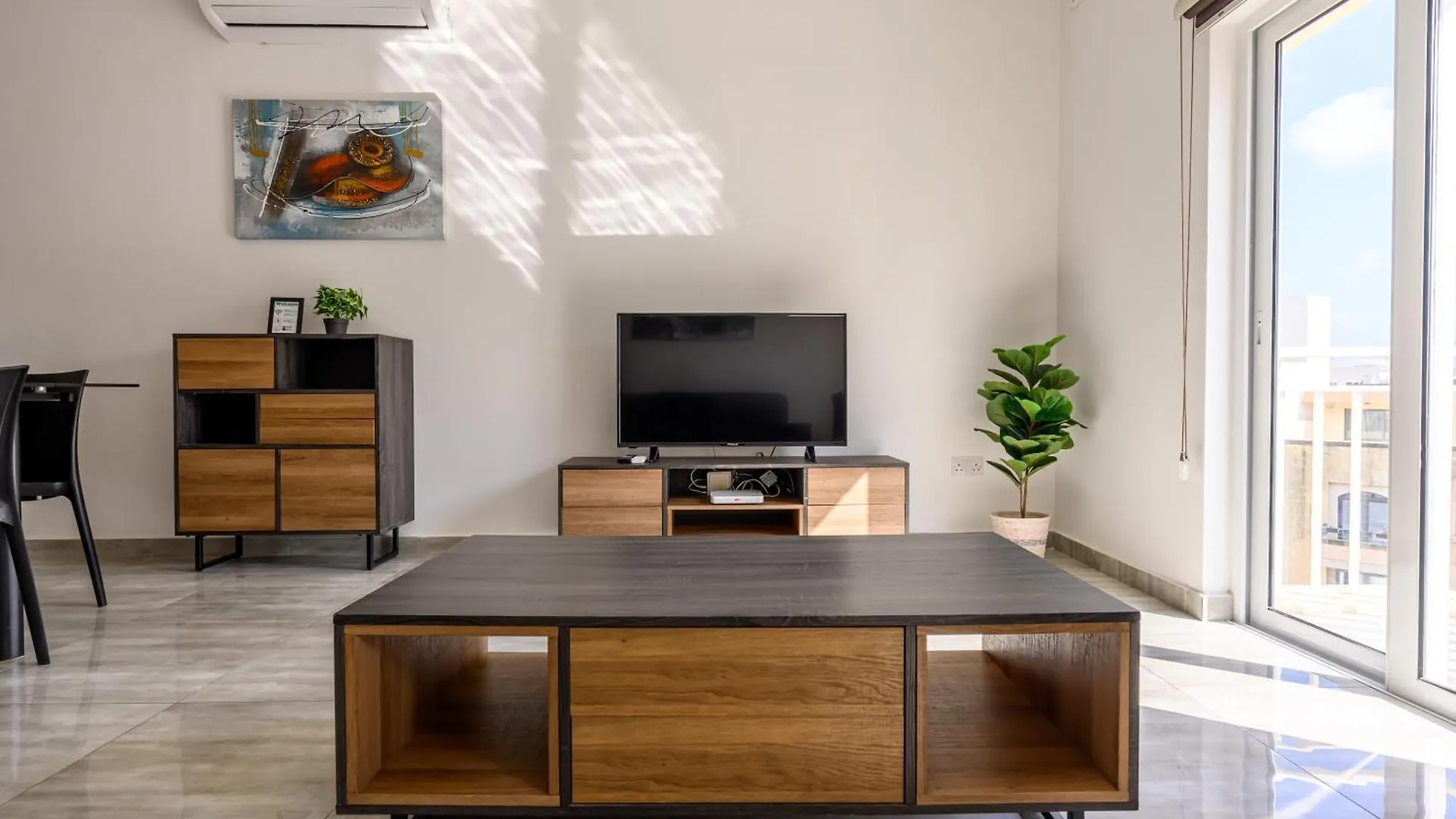 Homestay F11 Room 2, Private Room Two Single Beds Shared Bathroom In Shared Flat Msida