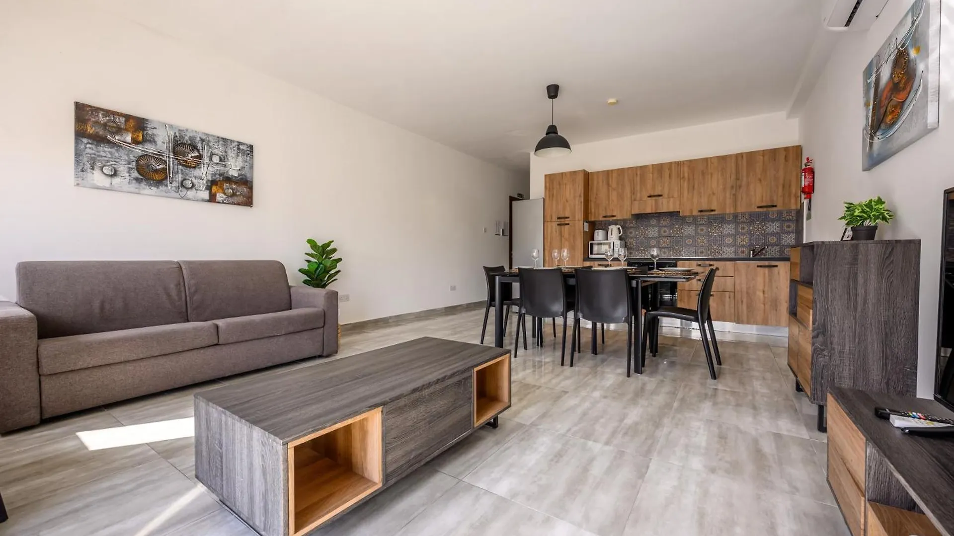 Homestay F11 Room 2, Private Room Two Single Beds Shared Bathroom In Shared Flat Msida Malta