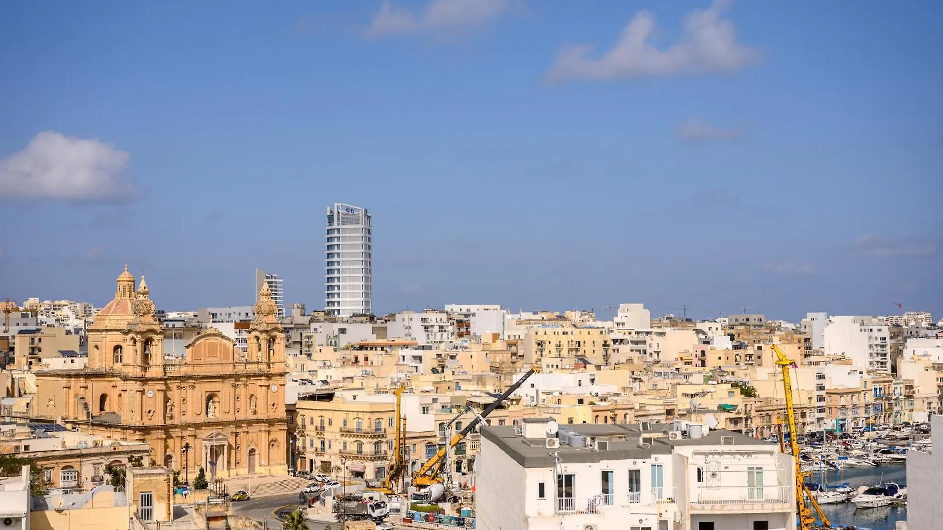 F11 Room 2, Private Room Two Single Beds Shared Bathroom In Shared Flat Msida 0*,